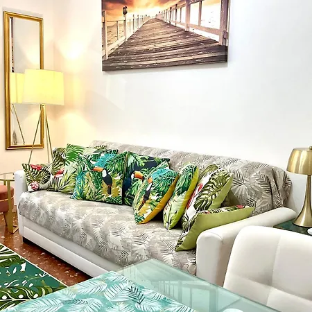 Boutique With Terrace شقة