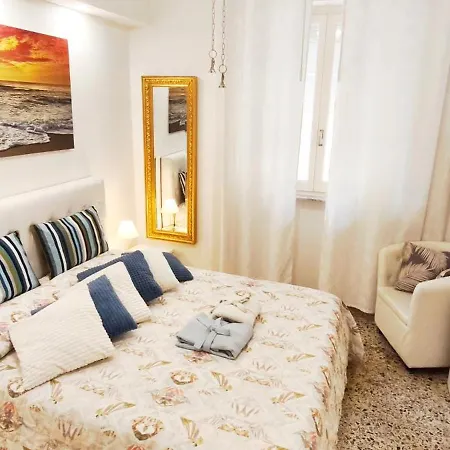 Boutique With Terrace فياريجيو