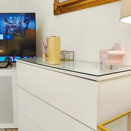 شقة Boutique With Terrace فياريجيو